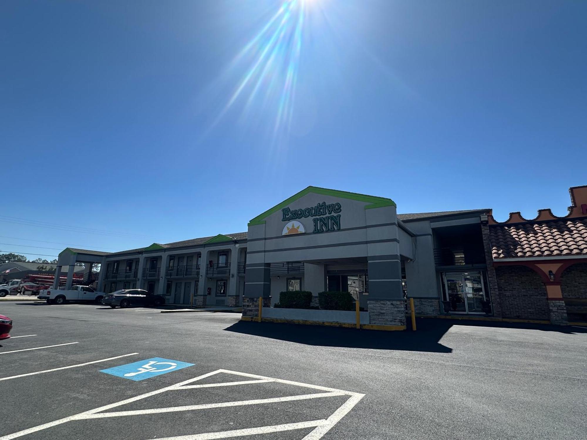 Executive Inn Locust Grove By Capital O Buitenkant foto
